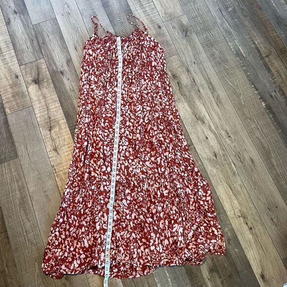 Anthropologie
Flounced Maxi
Lounge Dress
Spaghetti Strap Abstract Low Back Red s - Picture 3 of 11